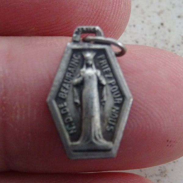 Antique religieux Français argent (MARQUÉ) pendentif catholique médaille médaillon charme de l’Immaculée Conception de la Sainte Vierge Marie. ( K 7 ) TM