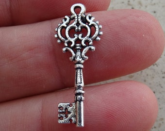 Vintage French silver plated charm pendant key Skeleton Key. ( V 5 )