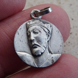 Religious antique silver plated catholic medal pendant charm medallion of Holy Christ Holy Cross of Tancremont . (  4 d  )