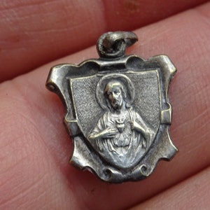 Religious antique silver ( MARKED ) catholic medal pendant medallion charm Holy Jesus Christ and The Sacre Coeur of Montmartre in Paris. 4E