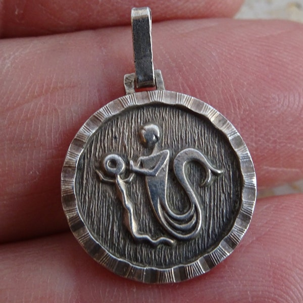 Vintage silver plated Zodiac constellation medal medallion pendant sign of Aquarius. ( waterman ) C 16