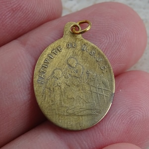 Religious antique catholic copper medal pendant medaillon Holy charm medallion of the Holy Family of Jerusalem. ( 26 a)