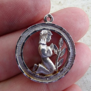 Religious catholic silver plated medal pendant medallion Holy charm of a praying girl child. ( Q 27 )
