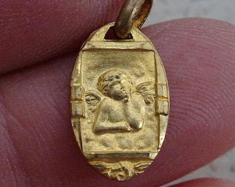 Religieuze antieke Franse katholieke vermeil vergulde medaille hanger medaillon charme medaillon medaillon Cherub Beschermengel Sint Rafaël. ( 6 A )