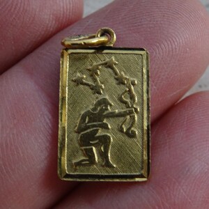 Vintage vermeil gold plated  Zodiac constellation medal medaillon pendant charm medallion sign of Sagittarius. boogschutter  E 8