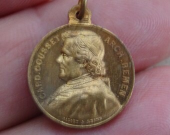 Antique Français médaille en cuivre pendentif médaillon charme du cardinal Thomas-Marie-Joseph Gousset souvenir de Reims par Allart. ( P 7 )