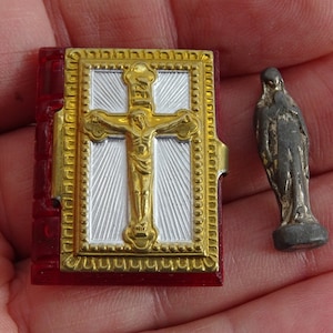 Religious antique French vermeil gold plated red catholic pocket shrine chapel altar relic with statue of Holy Virgin Mary. ( 1)