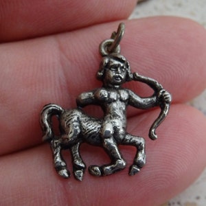 Vintage silver plated Zodiac medal medaillon pendant charm medallion sign of Sagittarius. boogschutter   B 7