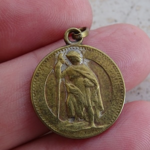 Religious antique French catholic copper medal pendant medallion Holy charm medaille medaillon of Saint Josse Judocus, Uzec, Uzeg. ( 18 A )