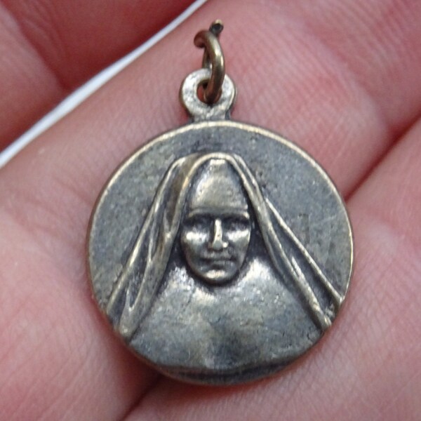 Rare religious catholic silver plated medal pendant charm medallion soeur Schwester Sister Saint Blandine Merten. ( L 1 a)