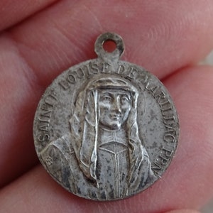 Religious antique silver (MARKED) catholic medal pendant medaillon Holy charm medallion of Saint Vincent de Paul and Louise de Marillac. S15