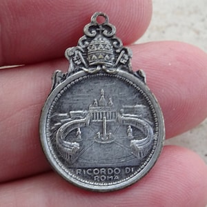 Big religious silver plated Vatican catholic pendant medallion charm medal of Pope Pius XI papa Pio XI. ( b 28 )