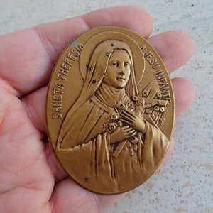 Religious antique French copper catholic medal pendant plaque memorial tablet of Saint Therese.   ( A 4 )