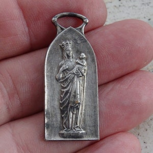 Religious antique silver plated catholic medal pendant Holy charm medallion of Holy Virgin Mary Association Des Pelerinages Picards.  P 9
