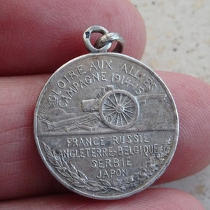Antique silver ( MARKED ) medal pendant medallion medaille charm medaillon King Albert I 1914-15 WO I.  ( E 1 )
