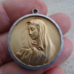 Religious French silver gold plated catholic medal pendant medallion charm with Holy Virgin Mary Our Lady of Sorrows. ( 18 s )