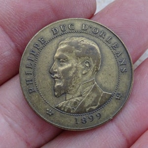Antique French copper medallion pendant charm medal token of Philippe Duc d&#39;Orleans 1909. ( F 32 )