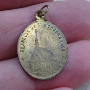 Religious antique copper medal pendant medaillon charm medallion of Saint Gorgon and the chapel souvenir of Anor ( France ). P 13