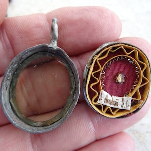Medalla religiosa antigua francesa plateada, colgante de santuario con relicario de San Arrarain L. C. (B 3)
