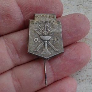 Religious antique French catholic silver plated pin calice chalice Holy Communion. ( 23)