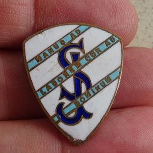 Religious art deco catholic French silver plated enameled brooch of Manus Ad Laborem Cor Ad Dominum. ( A 26 )