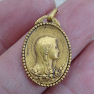 Religious antique French  vermeil gold plated medal pendant medaillon Holy charm medallion of Holy Virgin Mary Our Lady. ( F 2 )