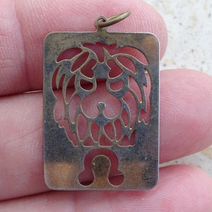 Vintage silver plated Zodiac medal pendant charm medaillon medallion zodiac constellation sign of LEO. ( lion )  7