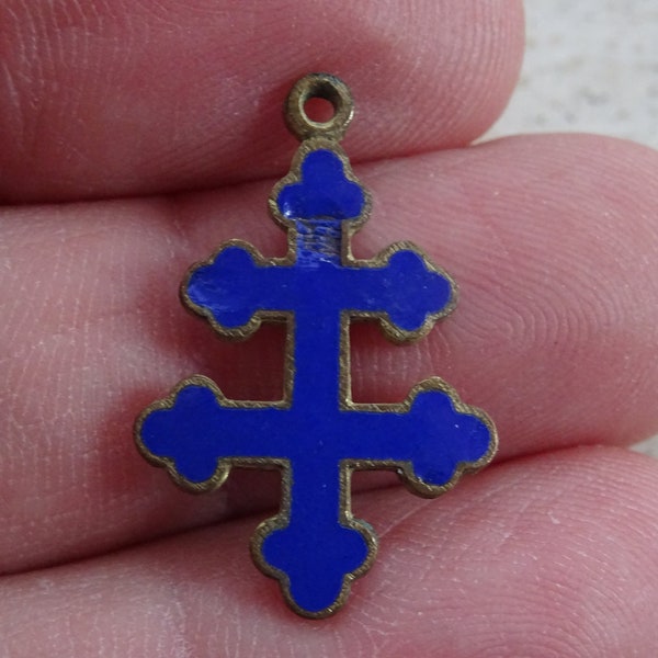 Antiquité religieuse chrétienne catholique française émaillée, croix lothaire, croix de Lorraine en cuivre. ( EE 25 )