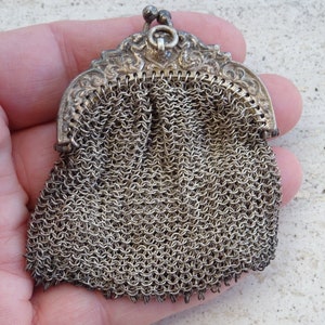 Antique French art deco silver plated purse wallet box of small chains with 2 compartiments.