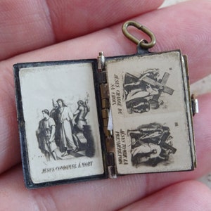 Religious antique French booklet relic with black and white photos of the Passion of Jesus Christ  Stations of the Cross Crucifixation. 10