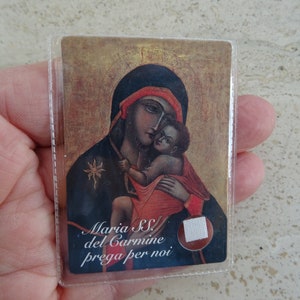 Carte représentant un sanctuaire religieux catholique avec une relique reliquaire en tissu de Maria del Carmine Stella del Mare. XX 17