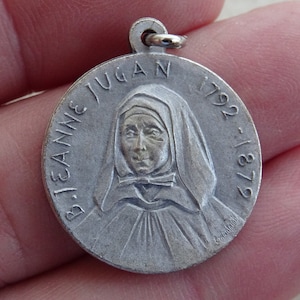 Religious antique silver plated catholic medal pendant medaillon Holy charm medallion of Saint Jeanne Jugan. ( 18 M )