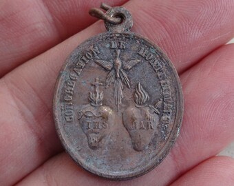 Religious antique copper catholic medal pendant medallion charm of Sacred Heart of Holy Virgin Mary Congrégation of Montelimart. ( O 28 )
