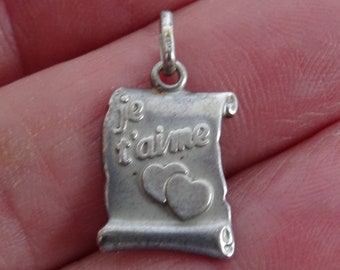 Vintage silver ( MARKED ) French medal pendant medallion charm medaillon  with hearts of love: Je t'aime. (  K 10 )