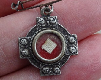 Religiöse Silber katholische Medaille Schrein Reliquien Medaille Medaillon Medaillon mit Reliquie der Heiligen Maria Domenica Mazzarello. ( X 8 )