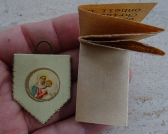 Religious antique French catholic medal shrine relic pendant Agnus Dei with Holy Virgin Mary and paper with  explanation on a paper.  s 17