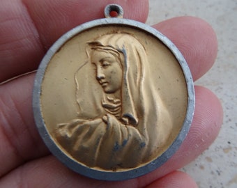 Religious French silver gold plated catholic medal pendant medallion charm with Holy Virgin Mary Our Lady of Sorrows. ( 18 s )