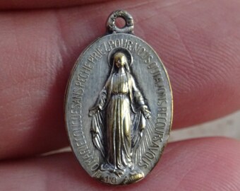 Religious antique silver ( MARKED ) charm medallion pendant miraculous medal of Immaculate Conception of Holy Virgin Mary of Graces. D 16 TM