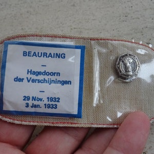 Religiöses katholisches Reliquien-Schrein-Geldbeutel von Notre Dame von Beauraing mit Medaille der Heiligen Jungfrau Maria von Beauraing. ( S7 )
