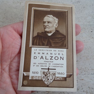 Sanctuaire religieux catholique antique en carton avec photo avec à l'intérieur un morceau de tissu d'Emmanuel d'Alzon.  Un 6