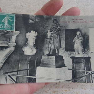 El francés antiguo usó postal postal con la estatua del monumento de Juana de Arco Juana de Arco recuerdo de Domremy. ( A 20 )