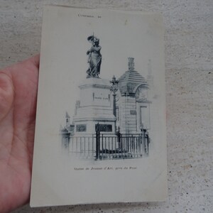 Postal francesa vintage sin usar con estatua del monumento de Juana de Arco Juana de Arco con recuerdo del monumento de Orleans. ( B 16 )