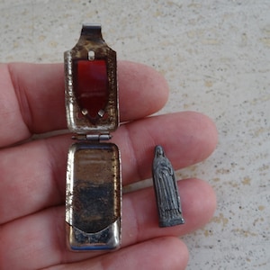 Religious silver plated French catholic pocket shrine altar chapel with statue of Saint Therese. 16 a