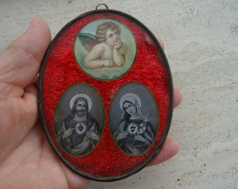 Österreichisches Medaillon mit Glasmalerei des Heiligen Jesus Christus, der Heiligen Jungfrau Maria mit dem Heiligen Dornenherz und eines Engels. Q 29