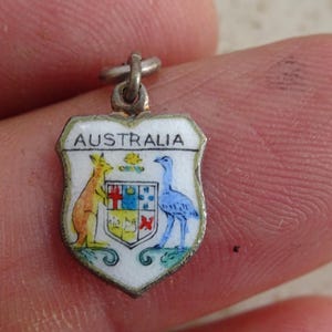 Vintage silver MARKED 835  enameled travel shield charm memory charm tourist Coat of Arms souvenir of Australia. K 25