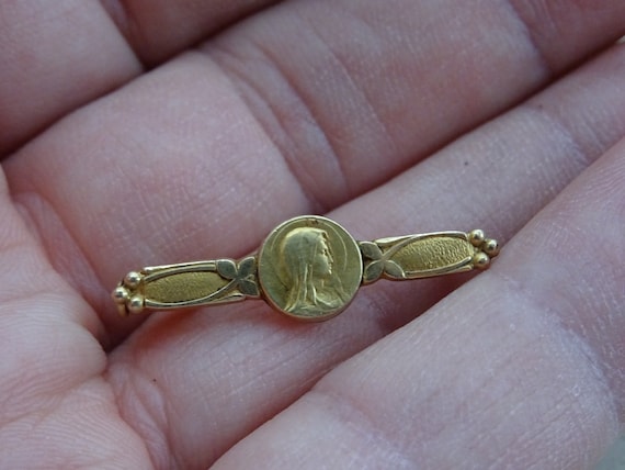 Broche Religieuse Catholique Vintage En Métal - Occasion, Origine France