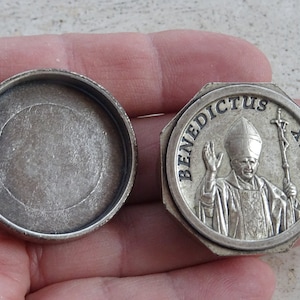 Religious silver plated catholic rosary holder case Miniature box container of Pope John Paul II and Benedict XVI. ( 10 )