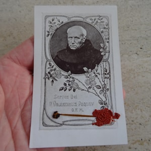 Religieus katholiek kaartschrijn met reliekschrijn van de heilige Paterke van Hasselt, broer Valentinus Paquay. ( SS 17 )