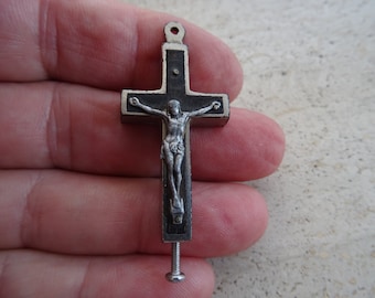 Zeldzame religieuze antiek verzilverde schrijnhanger om kruis kruisbeeld Heilige Jezus Christus van de Trappisten te openen.  (30)