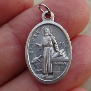 Religious  French catholic silvered  medal pendant charm medallion of Saint Luke. F 11